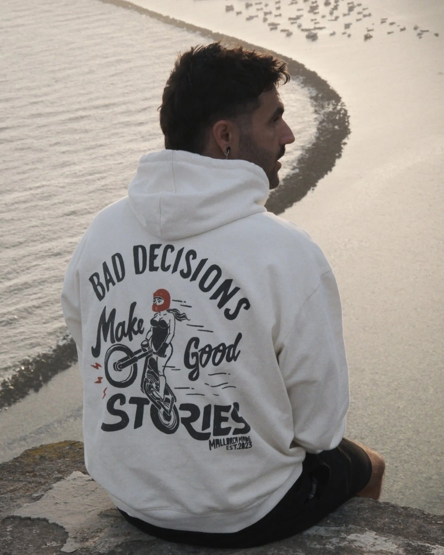 HOODIE 'BAD DECISIONS'